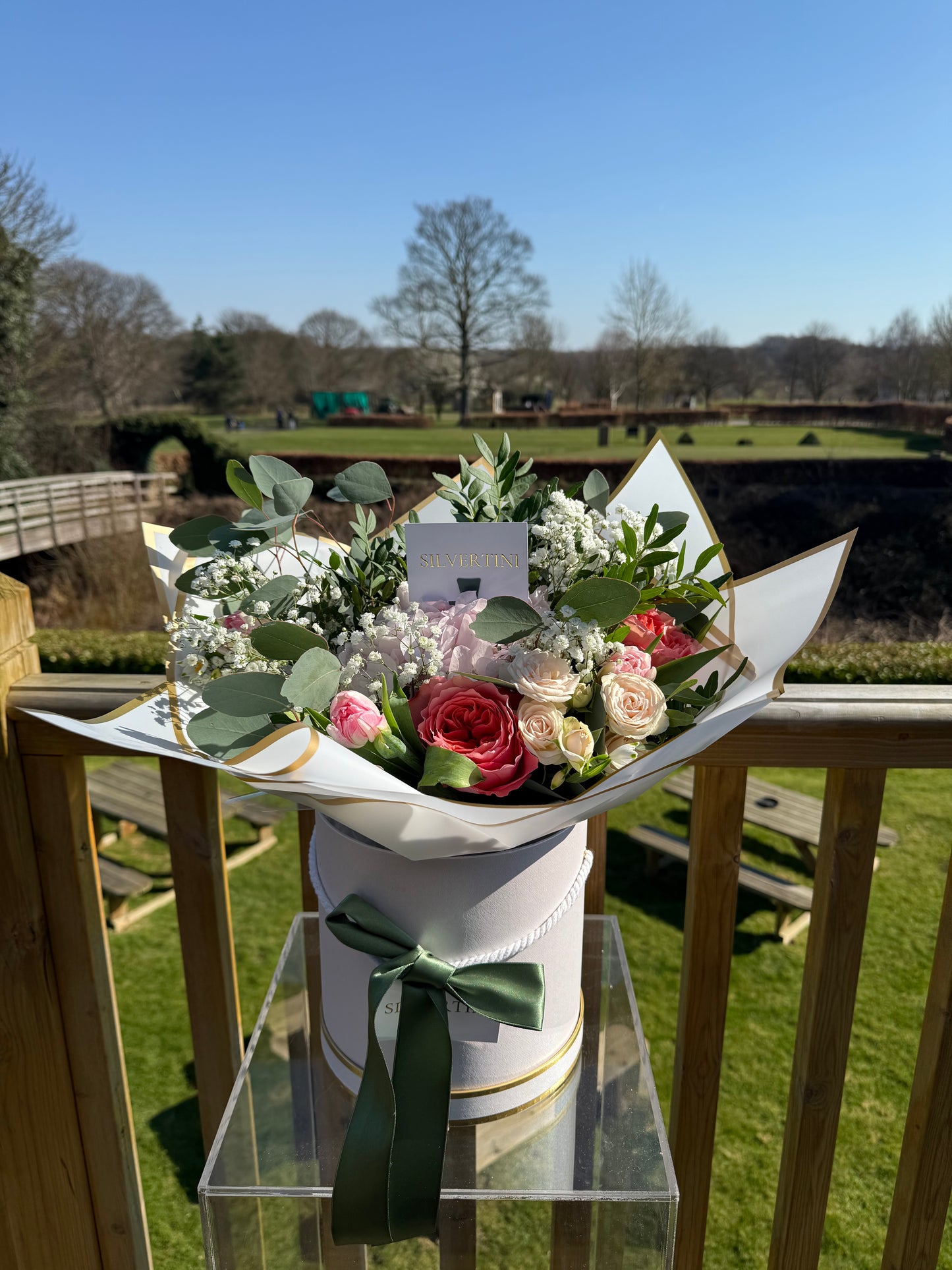 Classic Hatbox - Silvertini Flower Choice